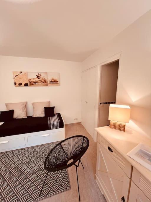 Studio Jardin Privatif 300M De La Plage 圣马克西姆 外观 照片